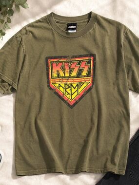Vintage Y2K KISS Army Graphic Band Tee – Winterland Classic Rock – Size XL